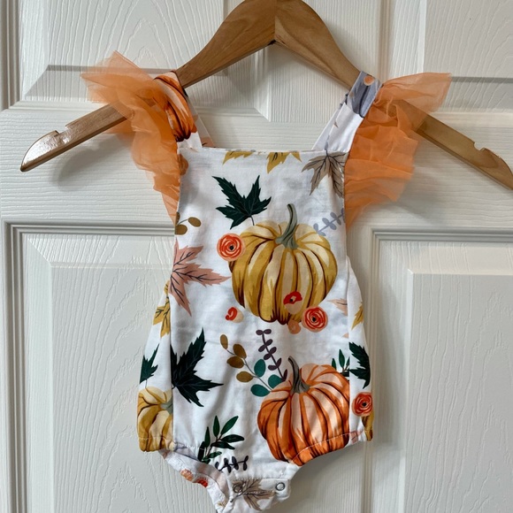Other - NEEDS TO GO Boutique Brand Pumpkin Baby Onesie 6-12 months